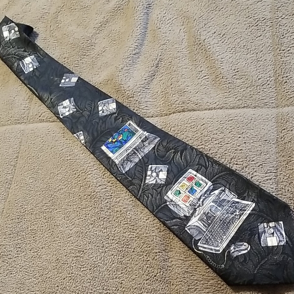 3 Computer themed ties - Picture 2 of 6